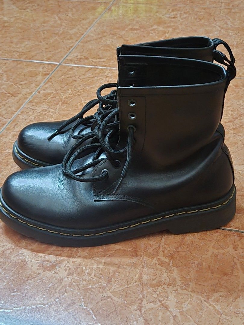 Rob & Mara Blake Black Boots Size 12 (Category: Boots) located in Muntinlupa City. Submitted by patchuuu (Listing ID 1466875123, Image 2). Description: - Brand: Rob & Mara - Color: Classic black - Material: Genuine leather with minor natural creasing - Size: Tagged Size 12 (26.5 cm) - Unisex but lady-owned. Occassionally shined and conditioned. RFS: di ko mabagayan kaya di na nagagamit haha Used less than 5 times. Selling as is and without the bo