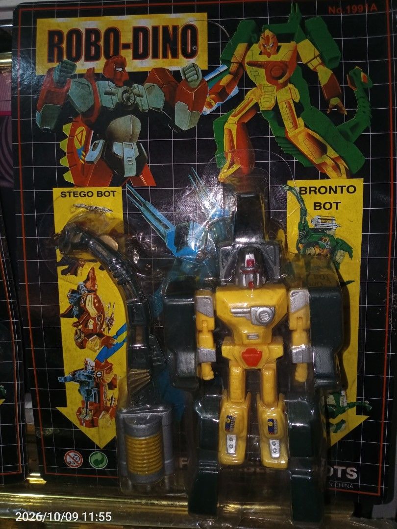ROBO-DINO Vintage Transforming Robots Sealed (Category: Vintage Collectibles) located in Davao. Submitted by banana.pancake (Listing ID 1466802004, Image 2). Description: 400 each or both for 700 only Loose is not included.