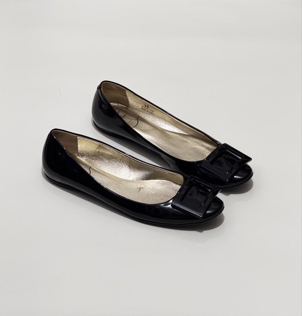 Roger Vivier (Category: Flats & Sandals) located in Quezon City. Submitted by byuklph (Listing ID 1466957551, Image 3). Description: Auth💯size39 Excellent condition color black no inclusion .