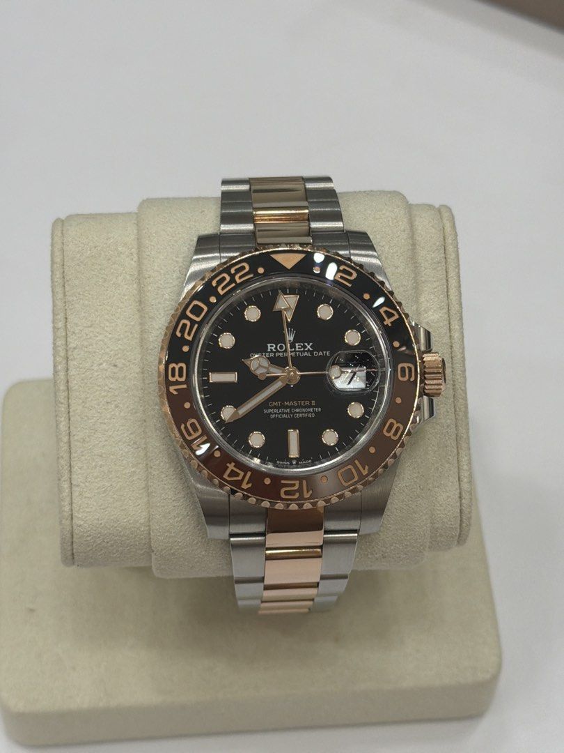 Rolex GMT-Master II 玫瑰金 鋼 錶 126711CHNR （分類：手錶）位於 Hong Kong。 由 yohoshipping 提交（商品編號 1466840379，圖片 1）。簡介： Rolex GMT-Master II 兩地時間錶，永恆玫瑰金同不銹鋼拼色，黑面陶瓷圈。經典款，好有型，襯衫一流。行貨交收，有意留低聯絡傾，唔換物。。