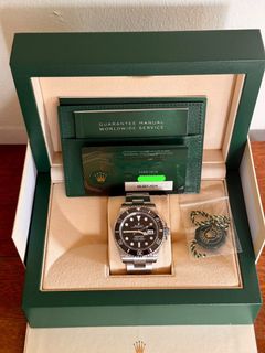 (Category: ) located in . Submitted by luxxtimepieces (Listing ID 1466775171, Image 1). Description: .