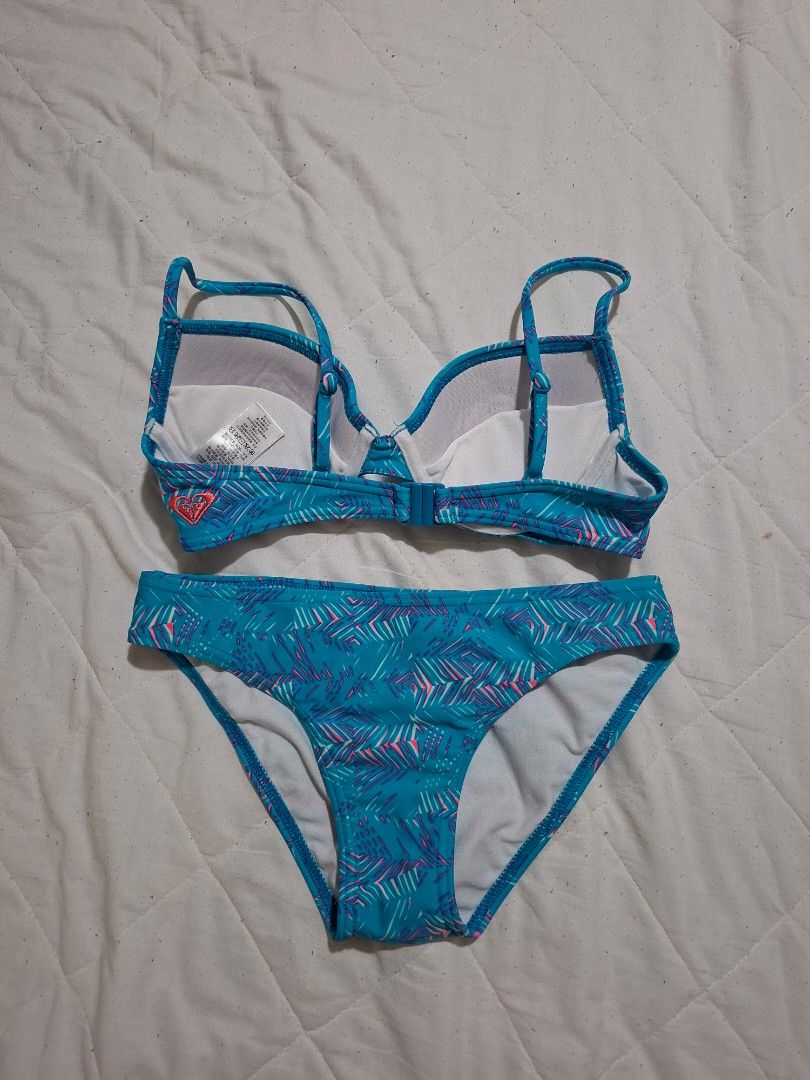 Roxy bikini set S (Category: Bikinis & Swimsuits) located in Subic. Submitted by petitecorner22 (Listing ID 1466778899, Image 2). Description: xs-small underwired.