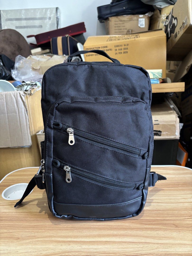 Ruger USB Port Body Bag (Category: Cross-body Bags) located in Calamba. Submitted by alnsurplus.028 (Listing ID 1466780890, Image 1). Description: Ruger USB Port Body Bag Product Details: • Type: Large-capacity sling / body bag • Feature: Built-in USB charging port (allowing device charge on the go) • Model Number: w*lt Ruger 410-086Y Loc: Calamba, Laguna We ship nationwide .