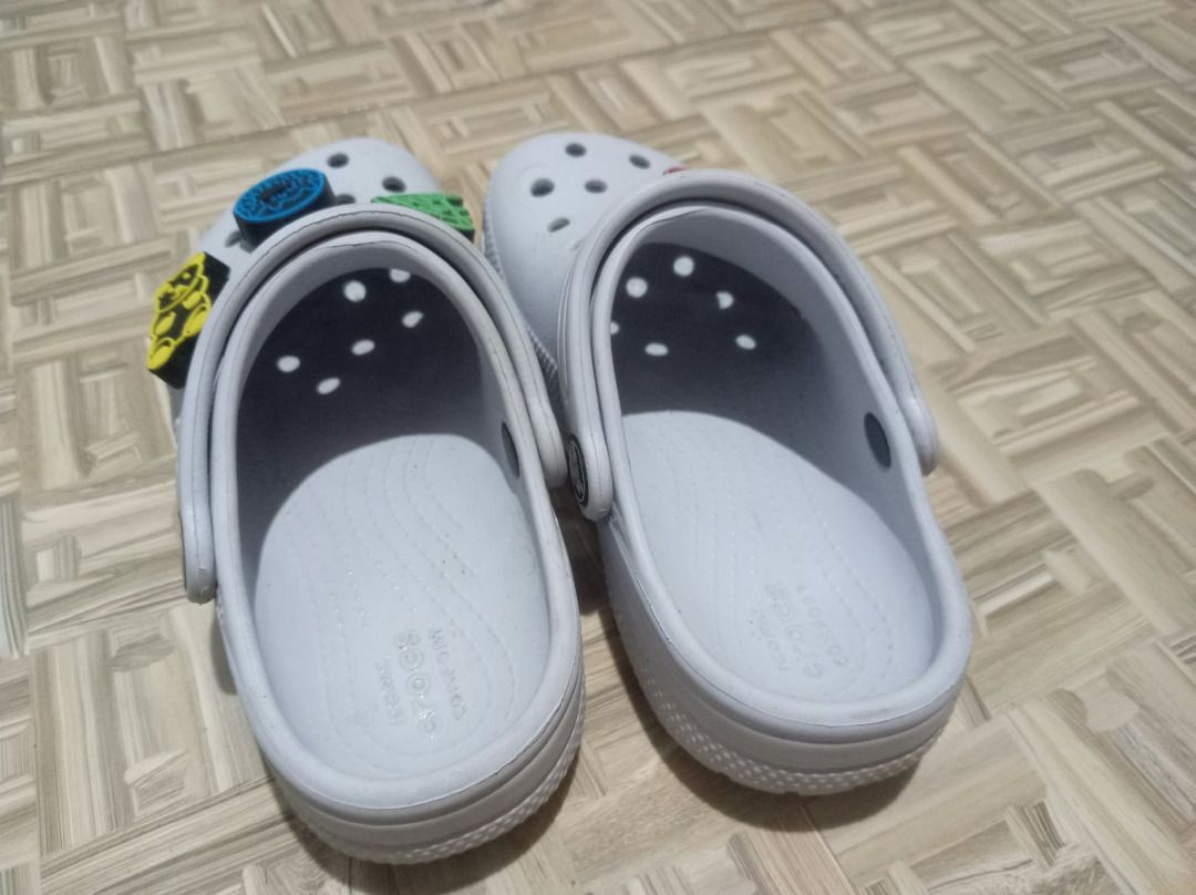 White Crocs Classic Clogs with working lighting Jibbitz (Category: Slippers and slides) located in Moalboal. Submitted by josephjohn47897 (Listing ID 1466858384, Image 3). Description: Original Crocs Classic Clog bought in Ayala Center Cebu(price negotiable) with free jibbitz no box as is please manage your expectations since this is used item! buy at your own risk! message me for any questions or inquiries! rfs:need funds and not used.