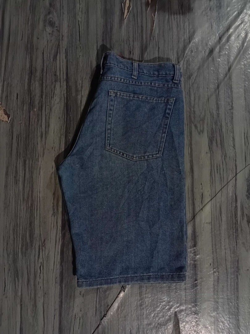 RUSTLER JORTS (Category: Shorts) located in Mercedes. Submitted by kiel1 (Listing ID 1466903571, Image 1). Description: 350+SF rustler jorts Size 32-33 L- 23 W- 23 Leg hole- 10.5 NO ISSUE NEED WASHED GOOD CONDITION.