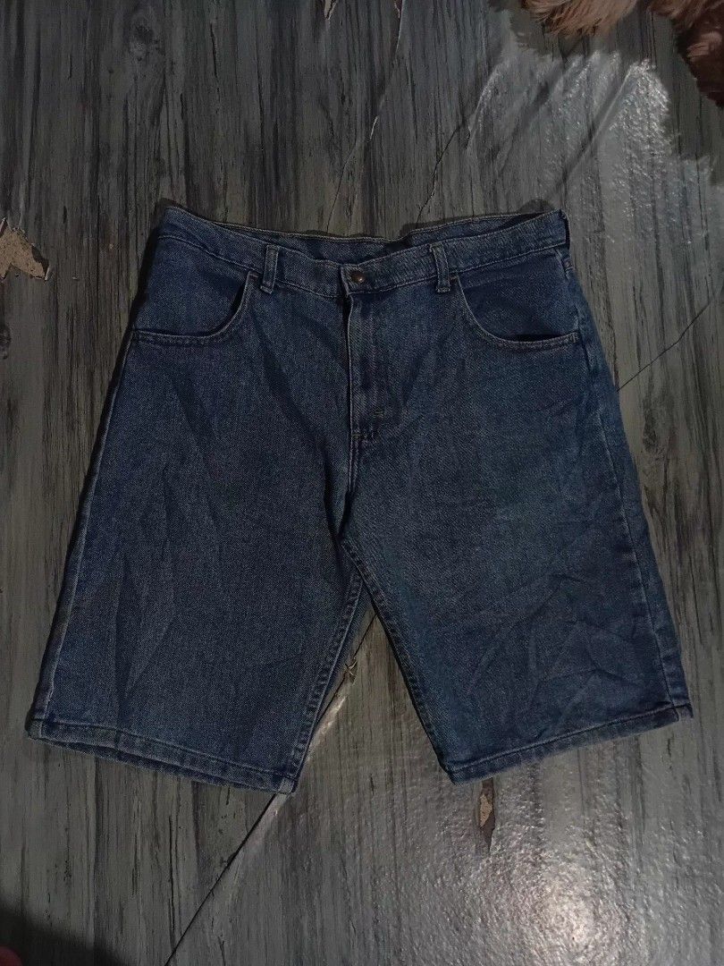 RUSTLER JORTS (Category: Shorts) located in Mercedes. Submitted by kiel1 (Listing ID 1466903571, Image 3). Description: 350+SF rustler jorts Size 32-33 L- 23 W- 23 Leg hole- 10.5 NO ISSUE NEED WASHED GOOD CONDITION.