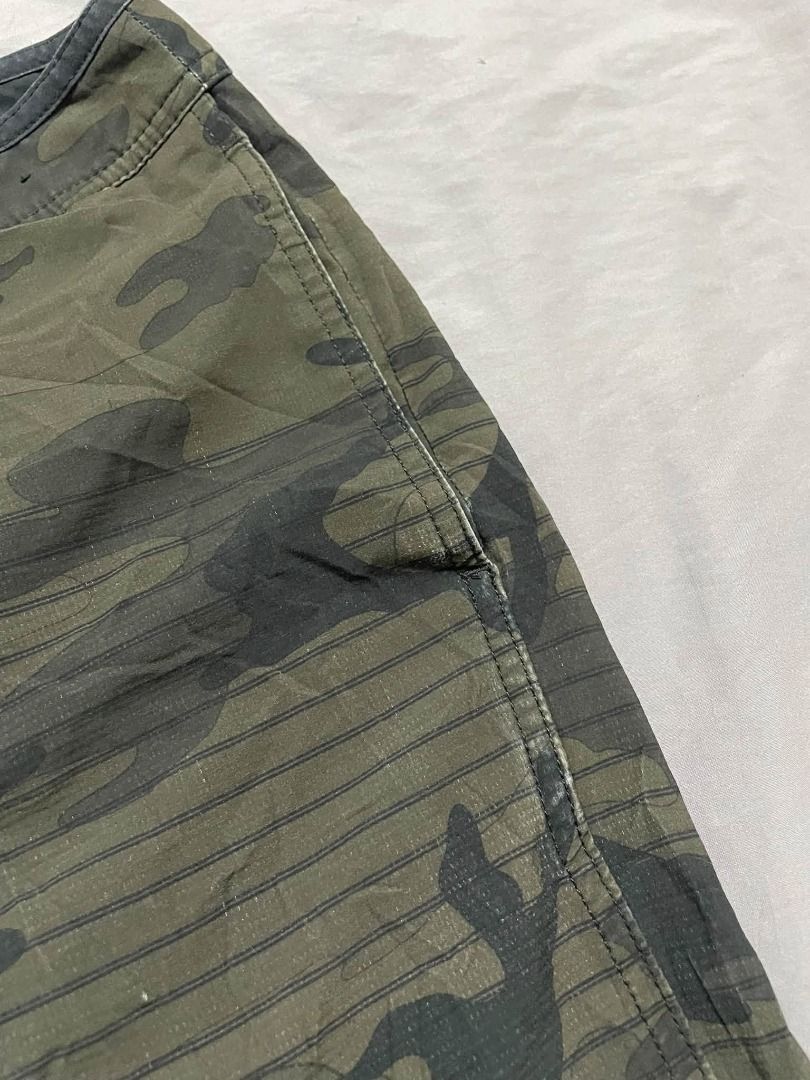 RVCA (Category: Shorts) located in Caloocan City. Submitted by j3ngsanity (Listing ID 1466923826, Image 3). Description: DIMES : 29-30x17.5x10.5 ISSUE : MINIMAL WHITE FADING / LACE.