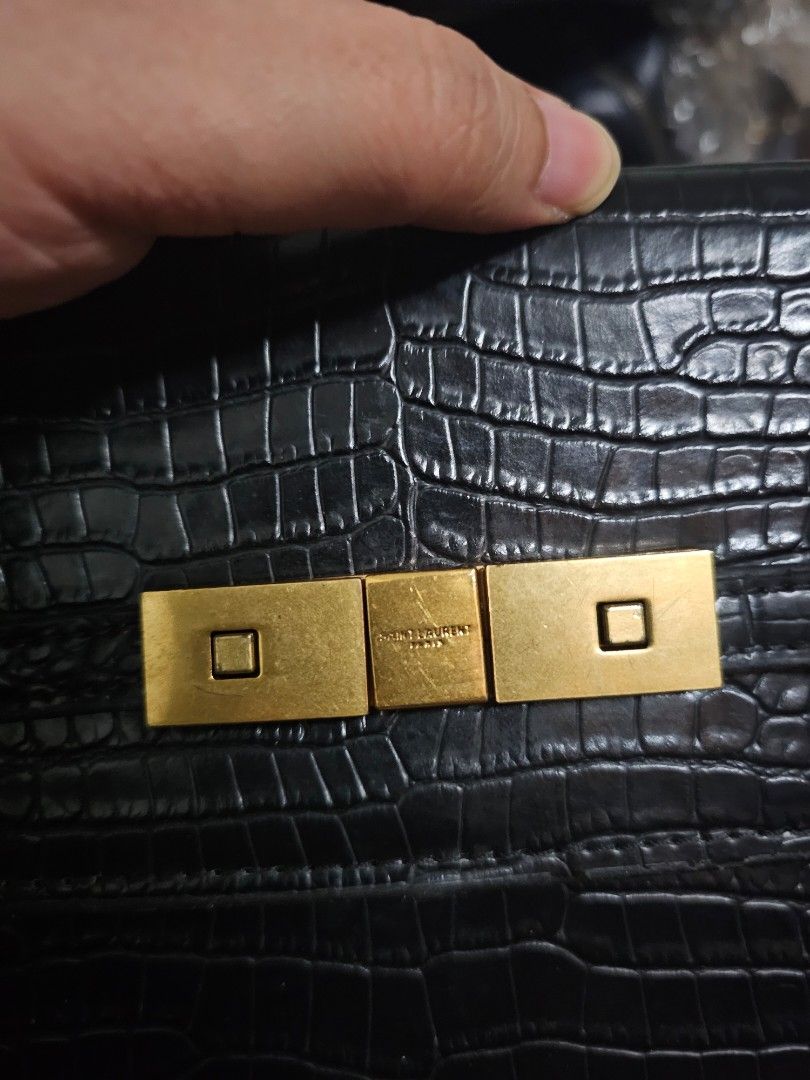 Saint Laurent Manhattan Small Baguette (Category: Shoulder Bags) located in Manila. Submitted by shopaholicmimi (Listing ID 1466957216, Image 3). Description: 📍preloved with minor flaws (please see photos) croc not ergo, legacy, vintage, soho, saddle, zoe, carly, eastwest, patchwork, rare, canvas, signature, laurel, hobo, kili, rare, coach.