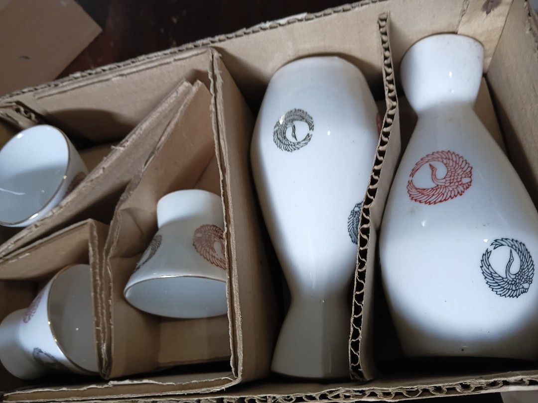 Sake cup set (2 sets) (Category: Dinnerware & Cutlery) located in Paranaque City. Submitted by 4thestate.surplusan (Listing ID 1466864250, Image 2). Description: 2 boxes sake cup set. (dont mind d box).