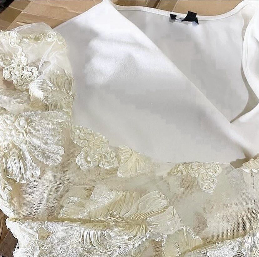SALE! EXPRESS LACE BODYSUIT (Category: Others Tops) located in Cavite. Submitted by bagsbythea (Listing ID 1466779751, Image 2). Description: 🌹✨ CLEARANCESALE 299 ONLY ‘EXPRESS’V-NECK MESH LACE LONGSLEEVE THONG BODYSUIT IVORY WHITE (super nice to) ✖️399✖️349 ✅299 Online Price: 3k+ —— Available sizes: XTRALARGE (43-45bust, 36-39waist) No other sizes Stretch Makapal LIMITED STOCKS .