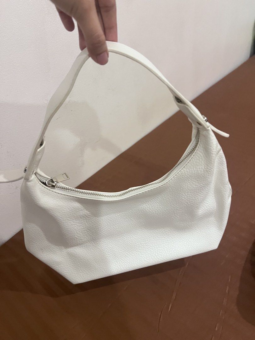 SALE: Shoulder Bags (Category: Shoulder Bags) located in Manila. Submitted by kanye.east (Listing ID 1466907387, Image 2). Description: - sold as pack for ₱150 - never been used.
