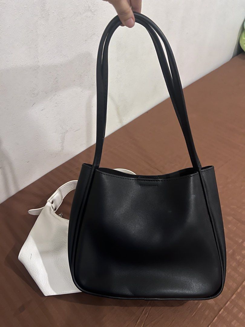 SALE: Shoulder Bags (Category: Shoulder Bags) located in Manila. Submitted by kanye.east (Listing ID 1466907387, Image 3). Description: - sold as pack for ₱150 - never been used.