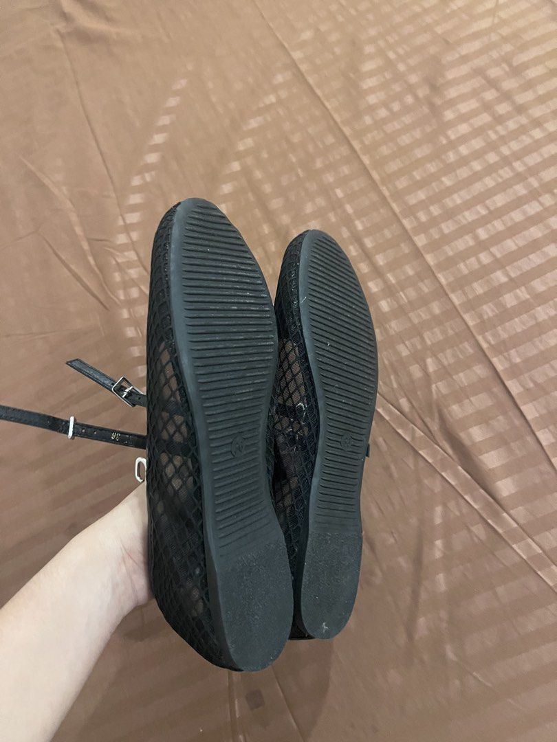 SALE: Sofab Mary Janes (Category: Flats & Sandals) located in Manila. Submitted by kanye.east (Listing ID 1466893384, Image 2). Description: - tried only, hindi pa nagagamit - bought for ₱1,199 - with box .
