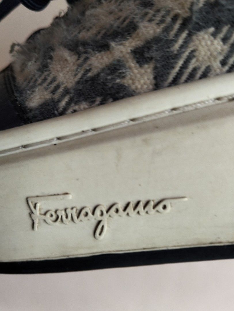Salvatore Ferragamo (Category: Sneakers) located in Minglanilla. Submitted by voxpopulivoxdei1287 (Listing ID 1466777245, Image 3). Description: Excellent Condition 🔥🔥 Pwede sa Masilan Can Ship Nationwide 🔥🔥.