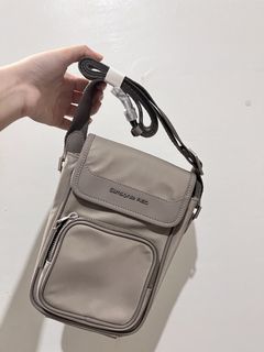 (Category: ) located in . Submitted by shop.chieepreloved (Listing ID 1466775616, Image 1). Description: .