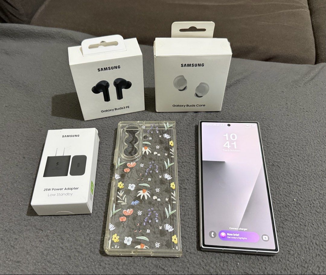 Samsung Galaxy Fold 7 (512GB/Openline/NTC) (Category: Samsung) located in San Pedro. Submitted by cathy_paras (Listing ID 1466785851, Image 1). Description: 📱 SAMSUNG GALAXY Z FOLD7 512GB — FOR SALE ✨ 512GB Storage ✨ Openline / Factory Unlocked 🇵🇭 NTC Registered ✨ Brand New Samsung 25W Power Adapter 🎧 Samsung Galaxy Buds3 FE 🎧 Samsung Galaxy Buds Core 📦 Original Box Misplaced ⚠️ CONDITION DISCLOSURE: May peeling/chips sa side/frame near the