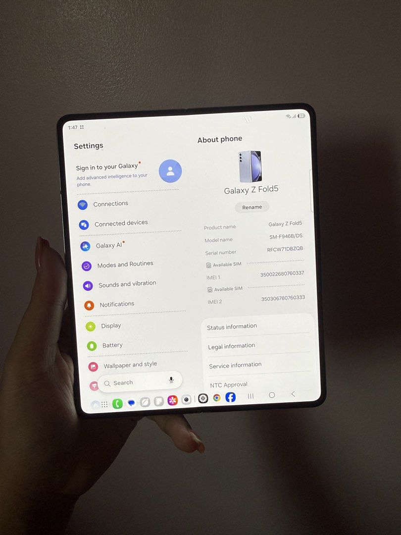 Samsung Galaxy Z Fold 5 (Category: Samsung) located in Quezon City. Submitted by cheeelsss (Listing ID 1466784156, Image 3). Description: Selling my Samsung fold 5 12/256gb No repair history All parts original No dents or cracks (lady owned) Very smooth RFS: got a new unit.