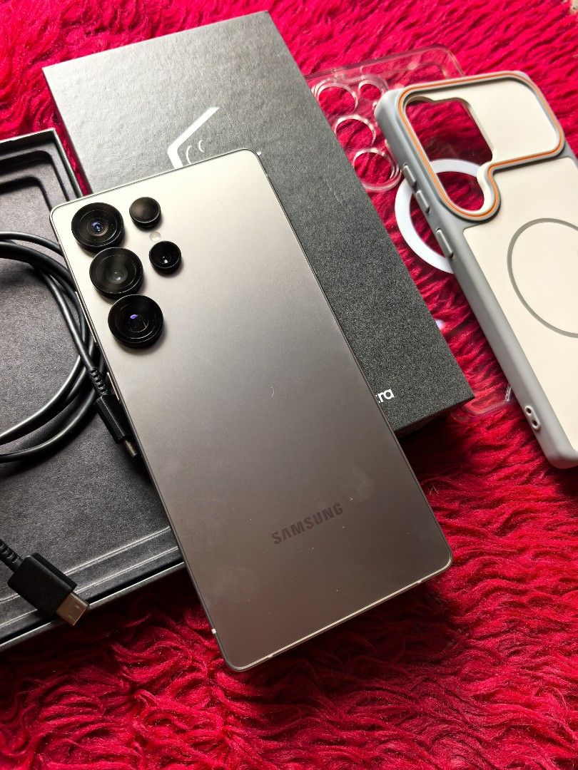 Samsung S25 Ultra 256gb (Category: Samsung) located in San Jose del Monte. Submitted by javaphile (Listing ID 1466891095, Image 2). Description: For sale or swap Samaung S25 Ultra 256gb / 12GB Openline | ANYSIM 100% Smooth No issues Naka tempered ✔️ 1paintchip napakaliit malapit sa cam ring D naakakaapekto Check all u want Reset all u want Not from financed ❌ Selling : 36, 500 Open for swap sa iphone Offer nalng po NORTHCALOOCAN LOCATION.