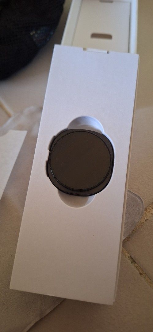 samsung watch (Category: Wearables & Smart Watches) located in Manila. Submitted by zealearth-86a12a (Listing ID 1466786525, Image 2). Description: for sale samsung watch 9 (44mm) P 13,000 good as new po i receive the item september lang north caloocan location with tempered glass since day 1 at meron na ring protector case.