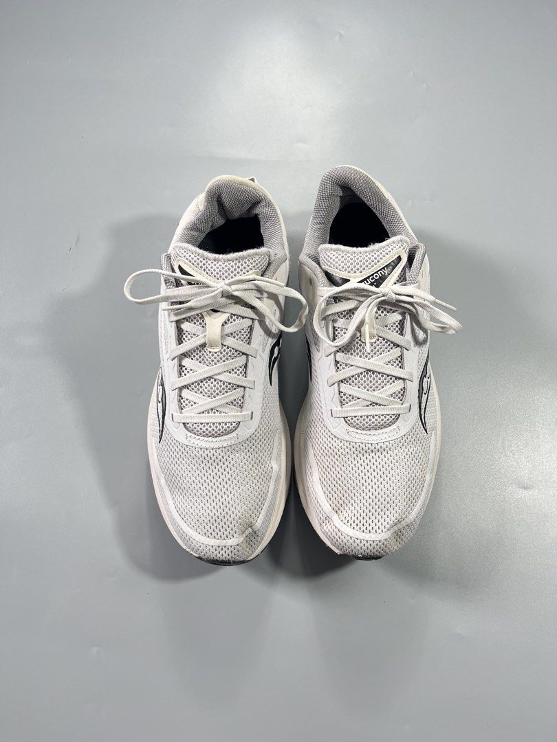 SAUCONY AXON 3 (Category: Sneakers) located in Pagadian. Submitted by criss_johnn (Listing ID 1466794823, Image 2). Description: SAUCONY AXON 3 10.5 us 44.5 eur 28.5 cm Excellent to as new Thrifted pair Authentic No issue -Perfect for your daily activity , and running nyo mga boss✨ ₱1800 shipped✈️ (NEGO BASTA SURE BUYER).