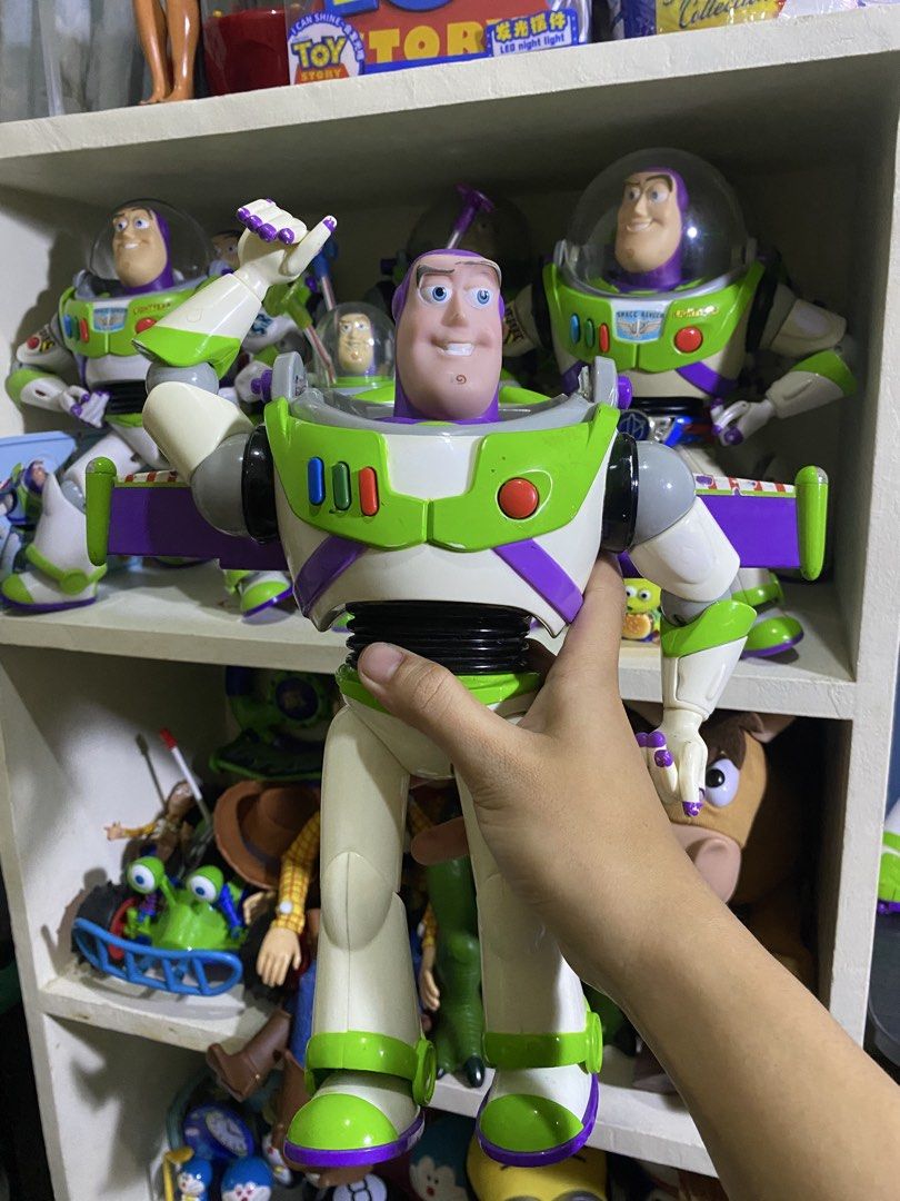 Scrap buzz toy story (Category: Interactive Toys) located in Alburquerque. Submitted by sggcollections (Listing ID 1466924238, Image 1). Description: Selling disney buzz Still working✅ Issue: No dome ❌ Loose wings left ❌.