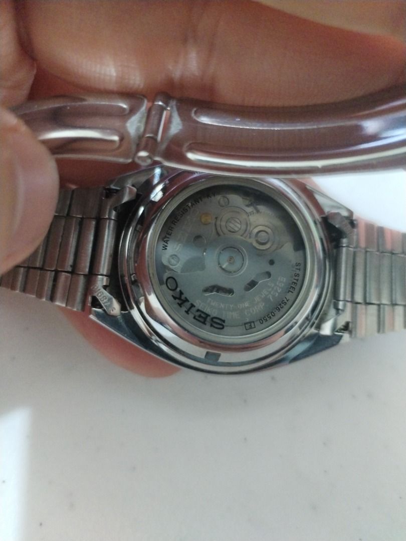 Seiko 5 Automatic 37mm (Ref. 7S26-0550) (Category: Men's Watches) located in Taguig. Submitted by truehorse_e5f939 (Listing ID 1466862926, Image 2). Description: Description: Selling a pre-owned, authentic Seiko 5 Automatic watch. This is a legendary everyday mechanical timepiece known for its robust reliability. Features a beautiful clear exhibition case back showcasing the automatic mechanical movement. Specifications & Details: • Reference Num