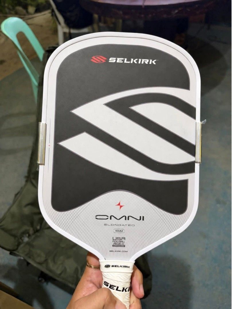 Selkirk 16mm omniwhite (Category: Other Sports Equipment and Supplies) located in Lupon. Submitted by ktsplash11 (Listing ID 1466825936, Image 1). Description: Title: Selkirk Omni 16mm Chalkwhite Description: For sale only Selkirk Omni 16mm Chalkwhite 2 months Used few times only 100% authentic No issue No dents 18k srp Comes with paddle bag.