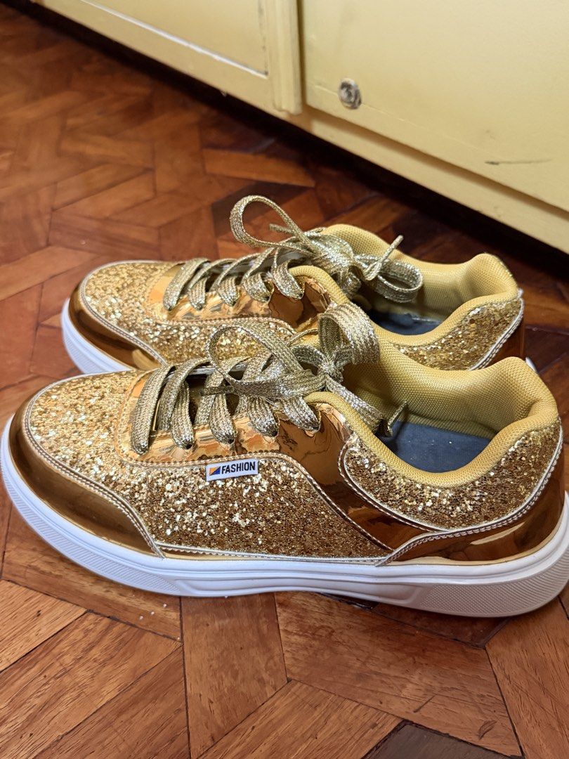 Shein Gold Shoes Size 43 (Category: Sneakers) located in Quezon City. Submitted by homeinneed (Listing ID 1466965821, Image 3). Description: .