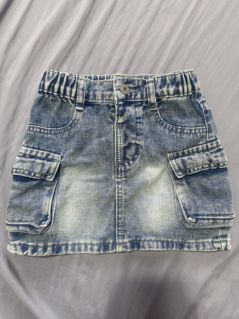 SHEIN kids cargo skirt (Category: Babies & Kids Fashion) located in Angeles City. Submitted by katsukei (Listing ID 1466863075, Image 1). Description: - 6Y on tag - 20-21 inches waist, 12 inches length - Like new, used thrice - Medium wash - Bought from shein for 370 - Location: Nueva Ecija.