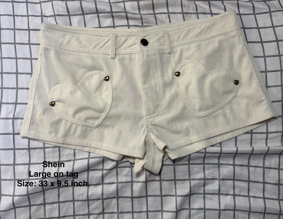Shein Short (Category: Shorts) located in Quezon City. Submitted by pinkyswearshop (Listing ID 1466814503, Image 1). Description: .