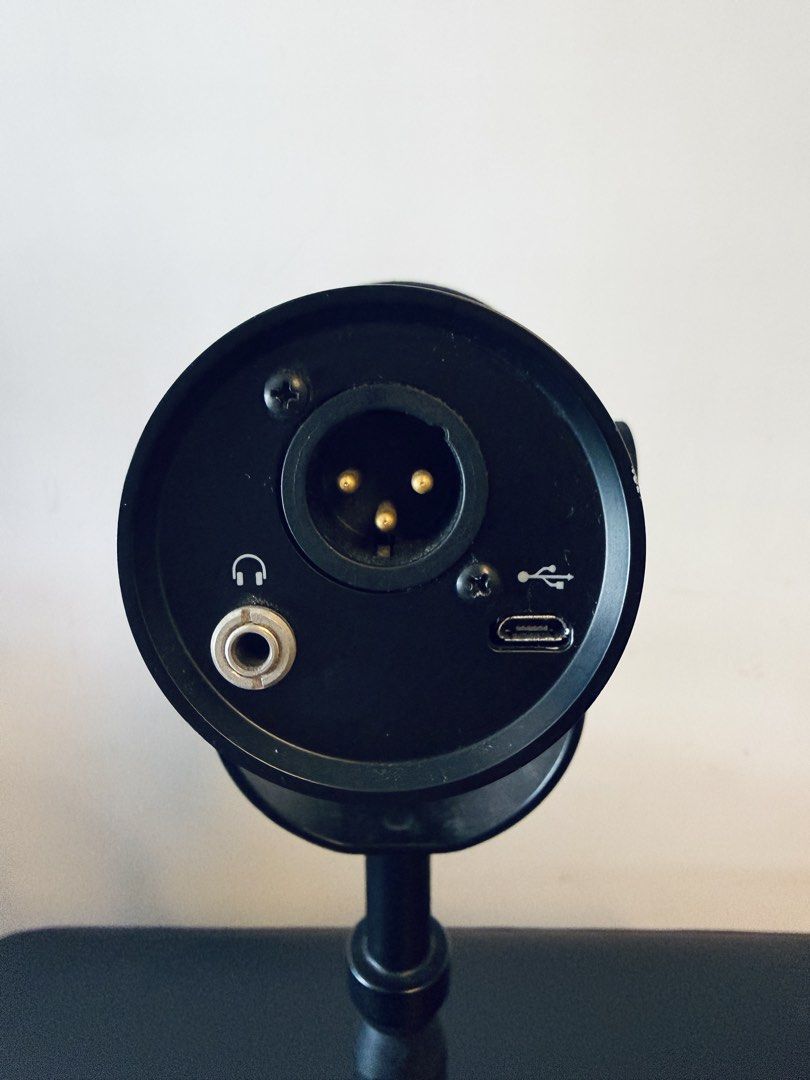 Shure MV7 （分類：咪高風/麥克風）位於 Hong Kong。 由 EsYeung 提交（商品編號 1466833821，圖片 3）。簡介： 專業靚聲Podcast mic, 少用，割愛出售。