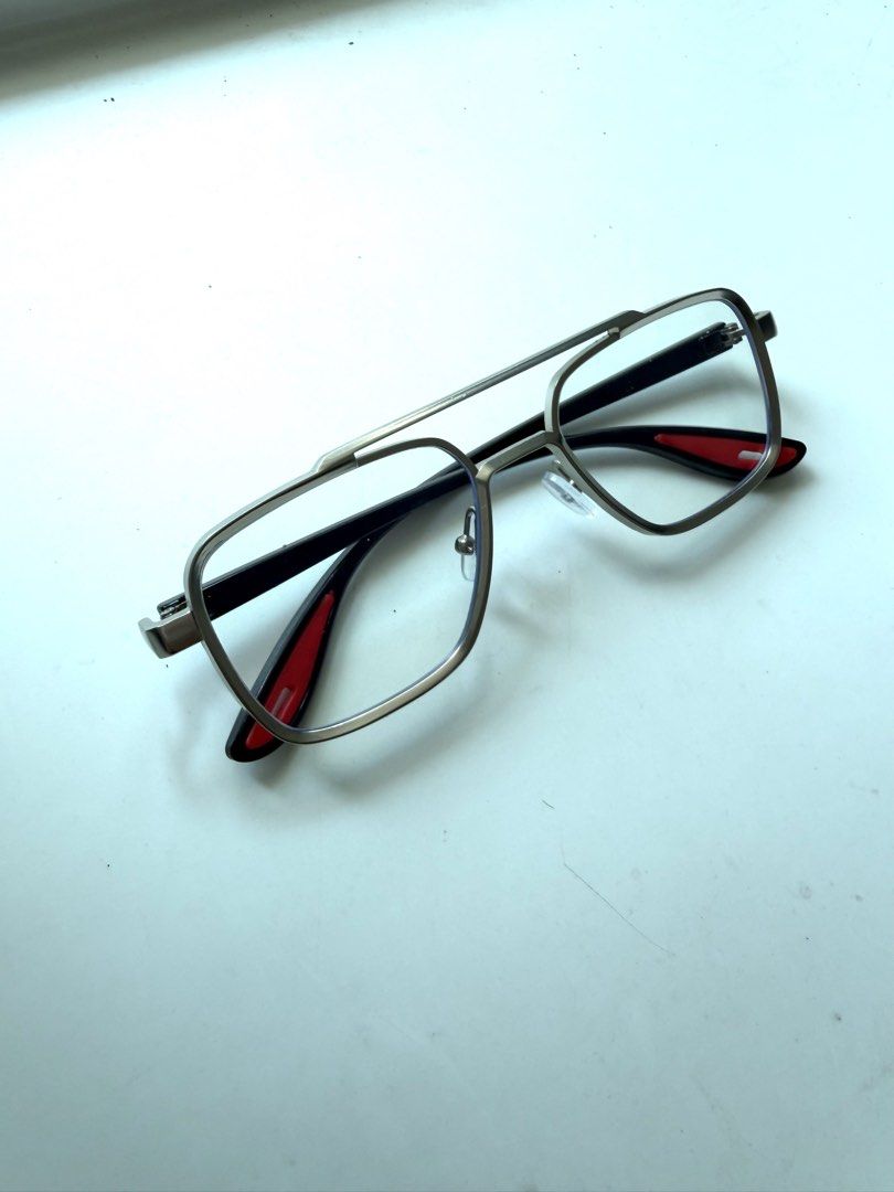 Silver Metal Geometric Large Frame Eyeglasses (Category: Sunglasses & Eyewear) located in Manila. Submitted by reszchebij00288 (Listing ID 1466813375, Image 2). Description: .