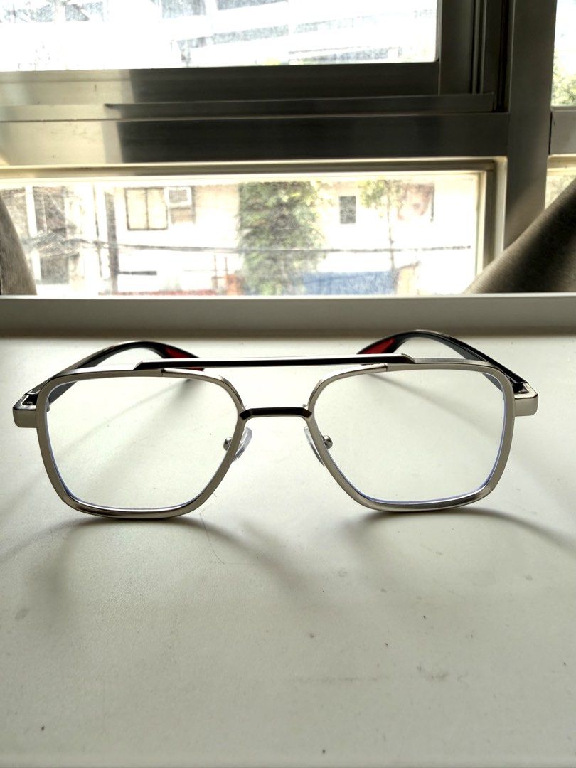 Silver Metal Geometric Large Frame Eyeglasses (Category: Sunglasses & Eyewear) located in Manila. Submitted by reszchebij00288 (Listing ID 1466813375, Image 3). Description: .