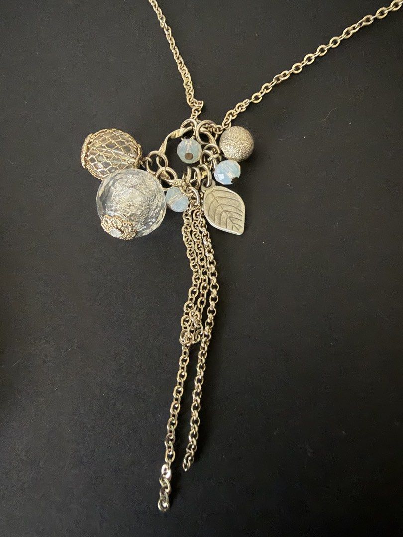 Silver-tone Multiple Drop Pendant (Category: Necklaces) located in Quezon City. Submitted by wagwagan_ukay_blues (Listing ID 1466847614, Image 3). Description: From Japan Fashion only Still presentable 28” chain.