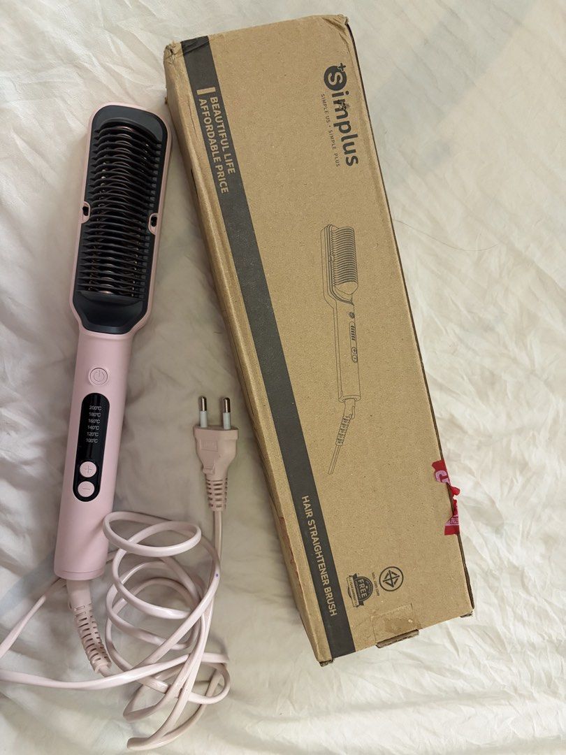 Simplus Ceramic hair straightener ionic comb (Category: Hair) located in Manila. Submitted by chandleria (Listing ID 1466836316, Image 1). Description: in like new condition used a few times only.