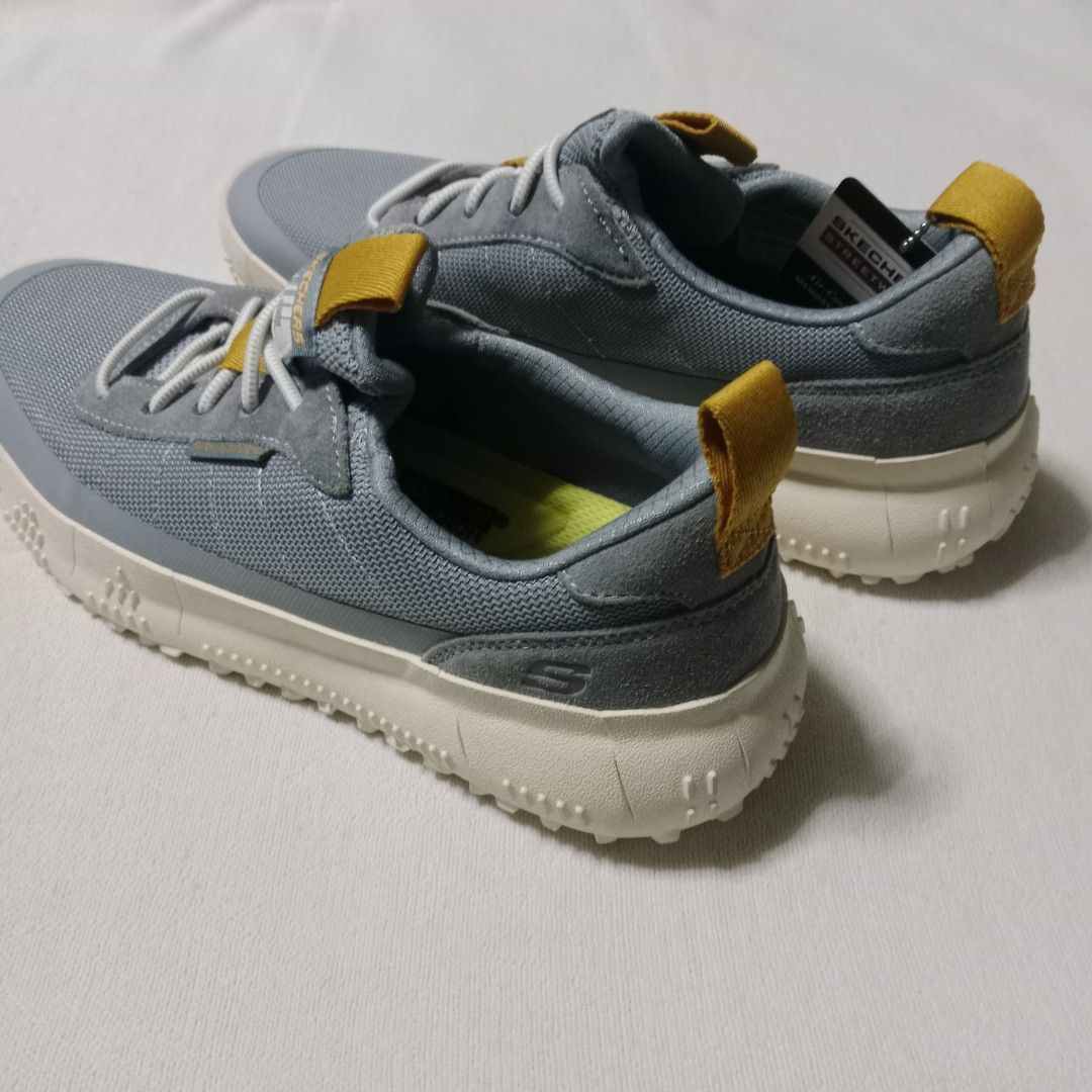 Skechers size 8 (Category: Casual Shoes) located in Manila. Submitted by razsty (Listing ID 1466970026, Image 3). Description: brandnew. Size 8 to 8.5. Slip on wear.