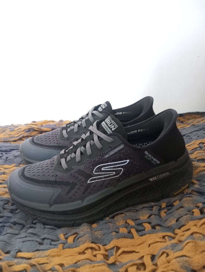 Skechers Go Run Max Cushioning (Category: Sneakers) located in Baguio. Submitted by Dominick_II (Listing ID 1466774758, Image 1). Description: Skechers Go Run Max Cushioning Black and Grey Hands-free slip-in for easy wear 100% waterproof Sole: Max cushioning midsole and durable Goodyear rubber outsole Size : 8US men / 41EU / 26CM *Replaced shoepad only Php 2,000 only.