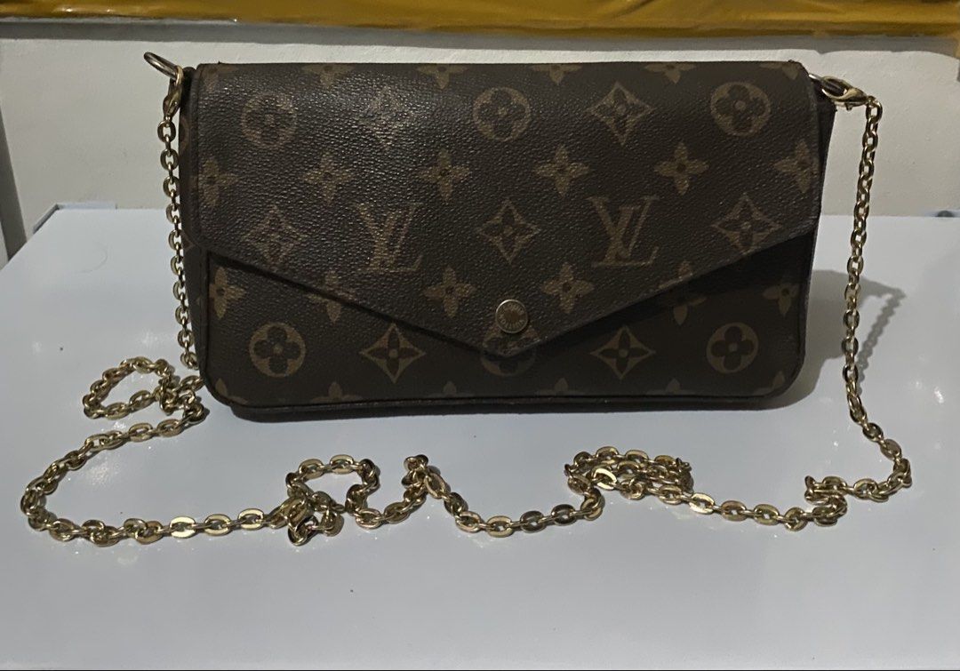 Sling bag (Category: Cross-body Bags) located in Manila. Submitted by gelaimarieh (Listing ID 1466800065, Image 1). Description: .