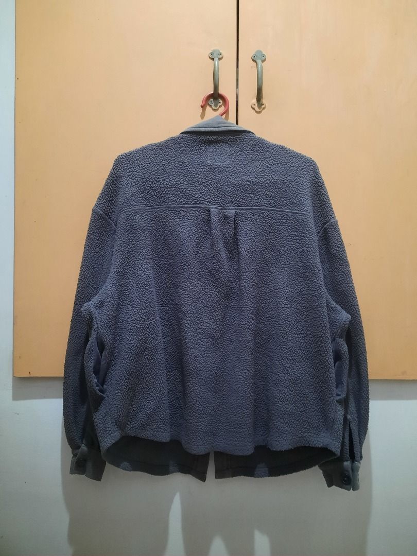 SO SHERPA FLEECE JACKET (Category: Coats, Jackets and Outerwear) located in Manila. Submitted by ako.si.lemmor (Listing ID 1466790542, Image 3). Description: This item is legit but thrifted, manage your expectation. Dimes: 21.5X26 (L) Color rate: 8.5/10 Issue: Signs of usage Ship at your own cost or pickup Mandaluyong..