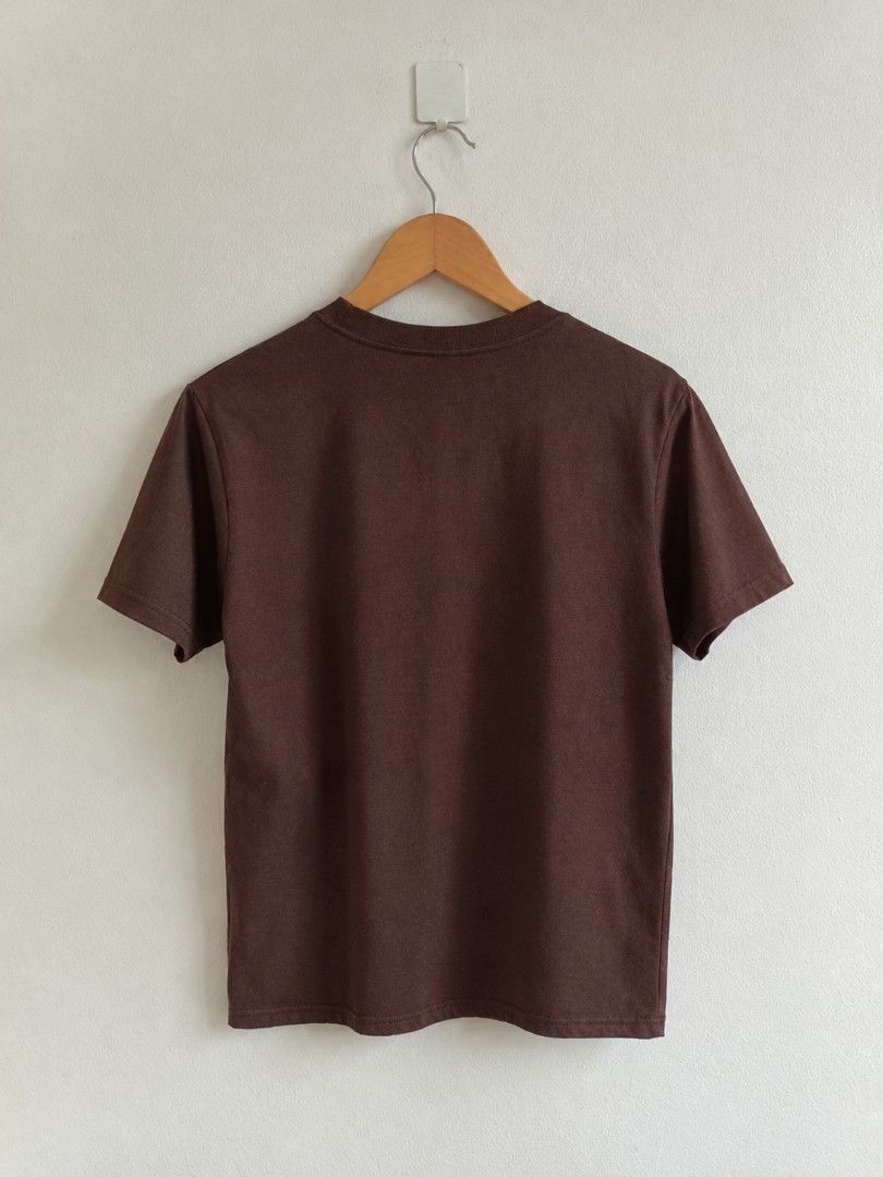 Solid Brown Short Sleeve Crew Neck T-Shirt (Category: Shirts) located in Manila. Submitted by maxinesotto (Listing ID 1466872949, Image 2). Description: SIZE: width - 18½ length - 26.