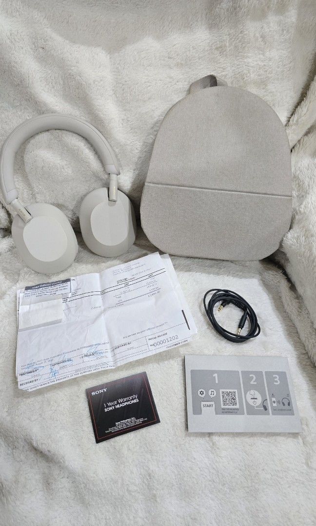 Sony XM5 Headphones (Category: Headphones & Headsets) located in Manaoag. Submitted by nenachung (Listing ID 1466876673, Image 1). Description: 1st owner With official receipt RFS: no longer used.