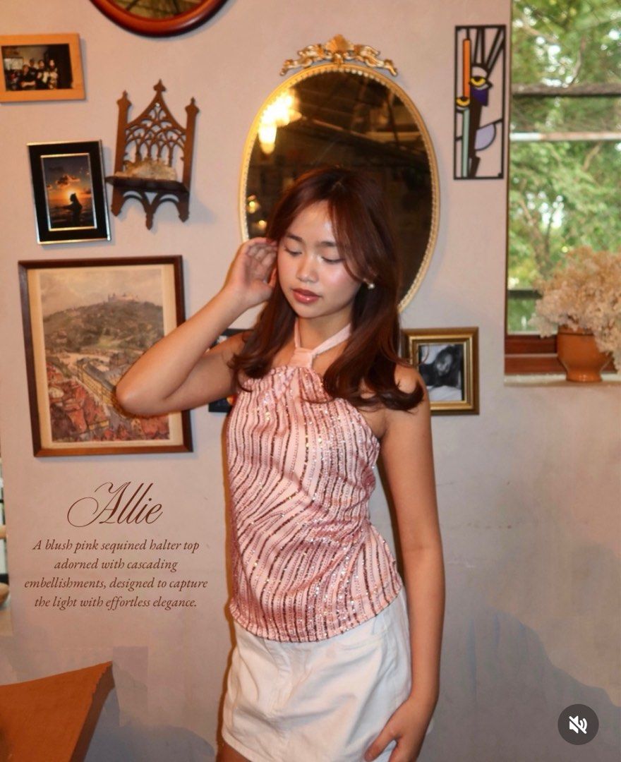 SOPHEME Allie Top (Category: Sleeveless) located in Quezon City. Submitted by samaldita (Listing ID 1466858966, Image 3). Description: PLS MAKE READING A HABIT. SOPHEME Allie Top - Brand new; tried on lang, never used/washed after - Sold out na on their website! Bought for 2500 - Still comes with the Sopheme zip bag - RFS: Initially for my Dec trip, but no longer needed - Would rather keep than sell low :) - Msg me if need more/actual pics! .