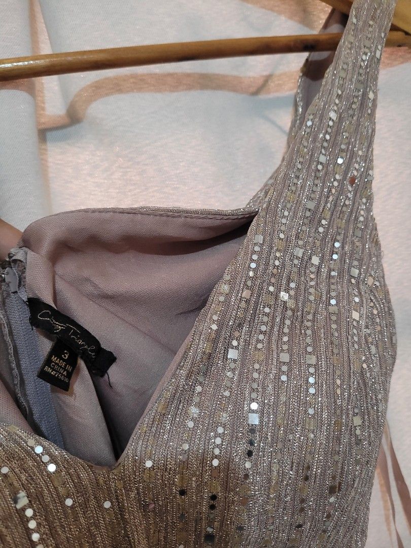 Sparkly Jumpsuit (Category: Evening dresses & gowns) located in Batangas. Submitted by dramaticcloset (Listing ID 1466868287, Image 3). Description: Jumpsuit Small-Large.