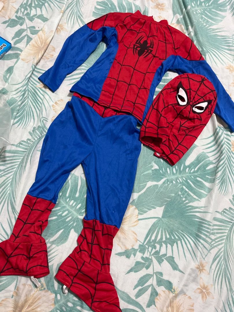 Spider-Man Kids Costume Set with Mask (Category: Babies & Kids Fashion) located in Santiago. Submitted by evrythngulove (Listing ID 1466812349, Image 1). Description: Original spiderman costume Not thin fabric 3-6yo.