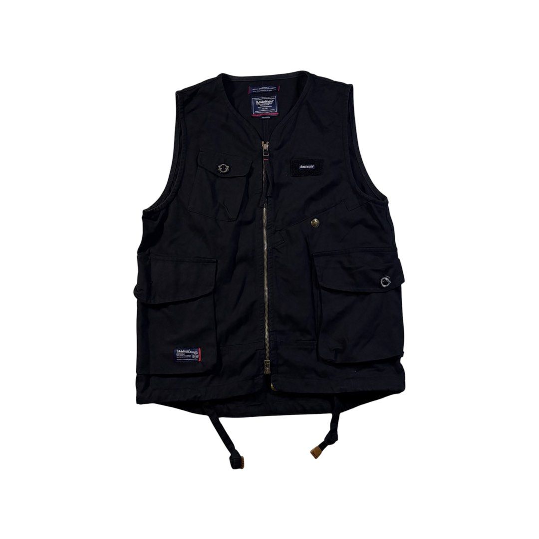 ST. ROLLERS ORIGINAL MFG CO. HK Multipocket Vest in Black (Category: Vests) located in Manila. Submitted by yama_archive (Listing ID 1466905103, Image 1). Description: ST. ROLLERS ORIGINAL MFG CO. HK Multipocket Vest in Black Dimes (inches starting from 0) — - Size on tag: M - Width: 20 - Length: 27 - Shoulders: 13.5 - Sleeves: N/A - Fabric: Cotton ₱1200 Issues: ❌ Condition: 10/10 Color Rate: 10/10.