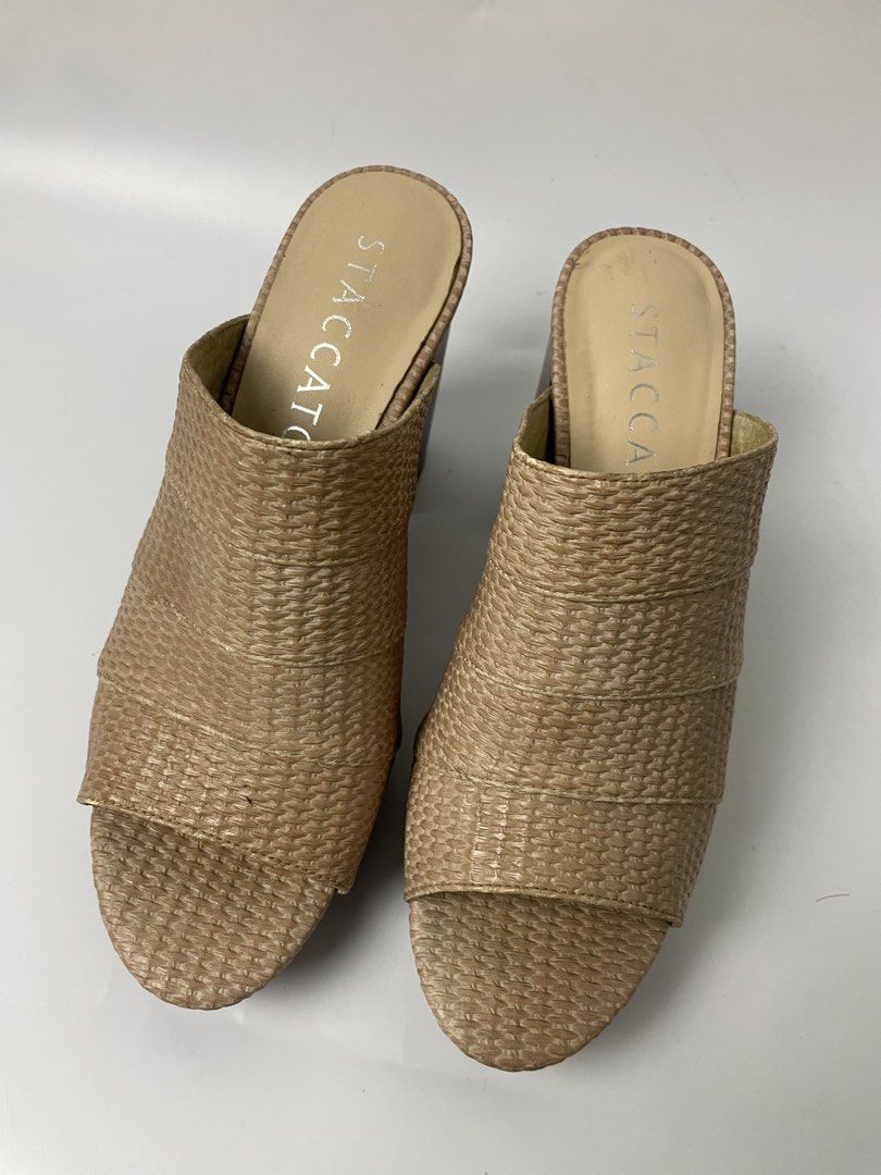 Staccato Woven Sandals (Category: Heels) located in Manila. Submitted by rdtp2 (Listing ID 1466938470, Image 3). Description: Size 39 24cm issue top piece need replacement still good condition 9/10.