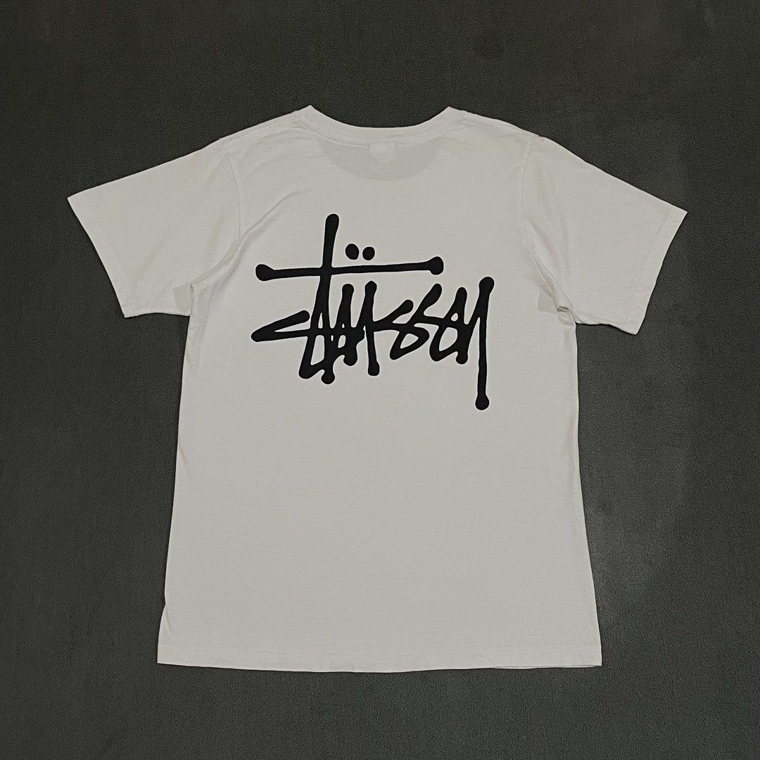 Stussy Basic Logo White Tee (Category: Activewear) located in Cebu City. Submitted by jaydeeace (Listing ID 1466906583, Image 1). Description: Stussy Basic Logo White Tee Small | 19 x 27 Excellent condition Needs wash only Dm if Interested 📩.