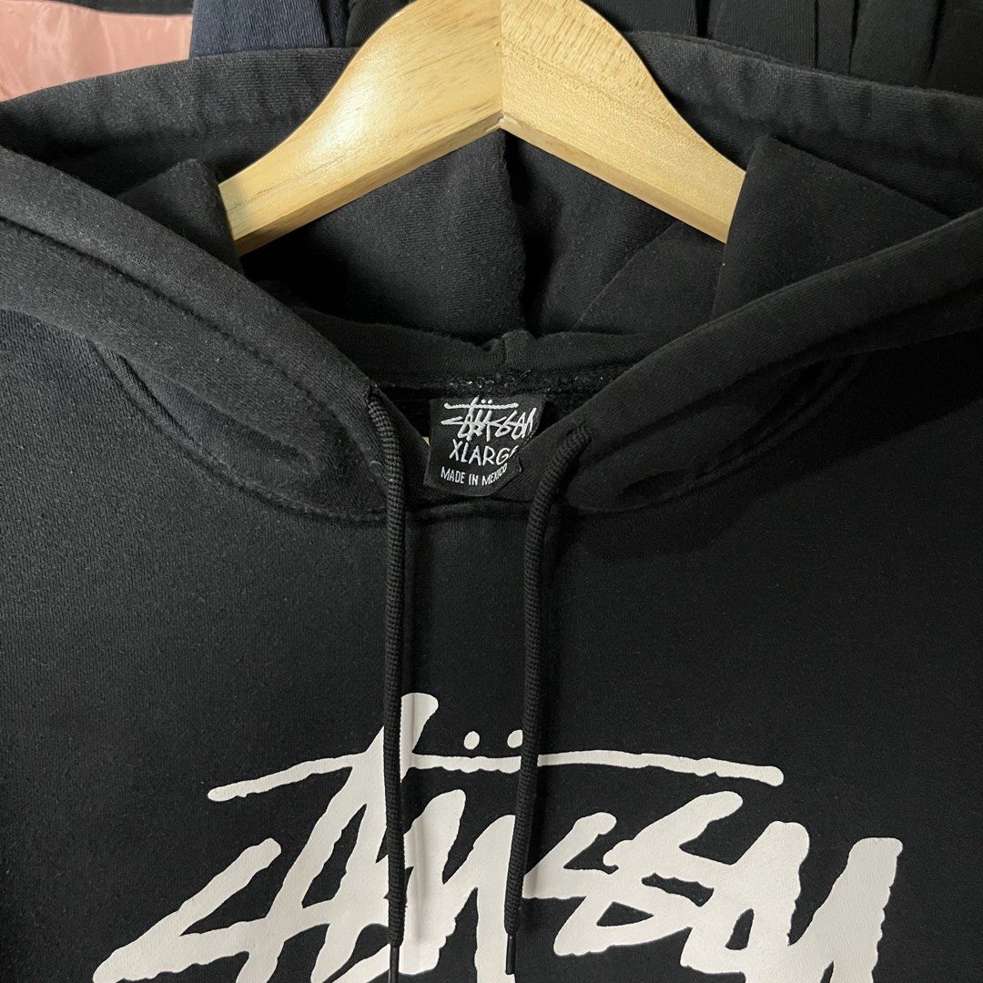 STUSSY HOODIE BASIC LOGO DESIGN WT ON BACK (Category: Coats, Jackets and Outerwear) located in Daet. Submitted by wearthriftingcloth. (Listing ID 1466922628, Image 3). Description: 👕STUSSY Size:M-L Measurement: W22x27 Issue(s): NONE Condition: 9.5/10 Color rate: 9/10 ➡️Swipe- to see more detail pic 📌No Deleting/Cancelation‼️ 📌Color may Vary Due to Lighting‼️ 📌Please be responsible buyer Bogus/Flaker will be posted‼️ 📌All ltems Need Wash‼️.