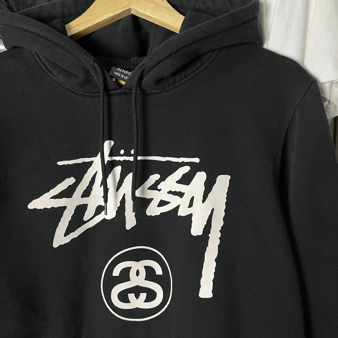 STUSSY HOODIE BASIC LOGO DESIGN WT ON BACK (Category: Coats, Jackets and Outerwear) located in Daet. Submitted by wearthriftingcloth. (Listing ID 1466922628, Image 2). Description: 👕STUSSY Size:M-L Measurement: W22x27 Issue(s): NONE Condition: 9.5/10 Color rate: 9/10 ➡️Swipe- to see more detail pic 📌No Deleting/Cancelation‼️ 📌Color may Vary Due to Lighting‼️ 📌Please be responsible buyer Bogus/Flaker will be posted‼️ 📌All ltems Need Wash‼️.