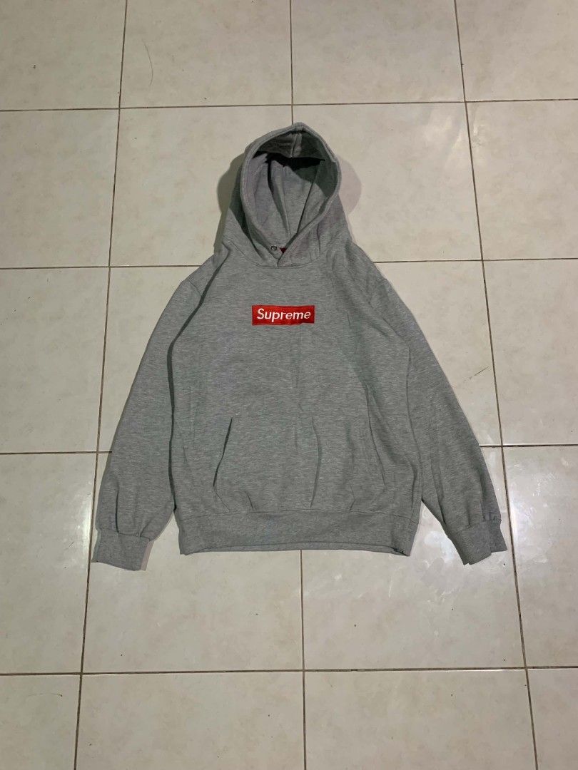 Supreme Box Logo Pullover Hoodie (Category: Hoodies) located in Dipolog. Submitted by ethrifttt (Listing ID 1466938906, Image 1). Description: Supreme Box Logo Pullover Hoodie 20 x 26 excellent condition, stain on sleeve hem (need wash only) missing drawstring.